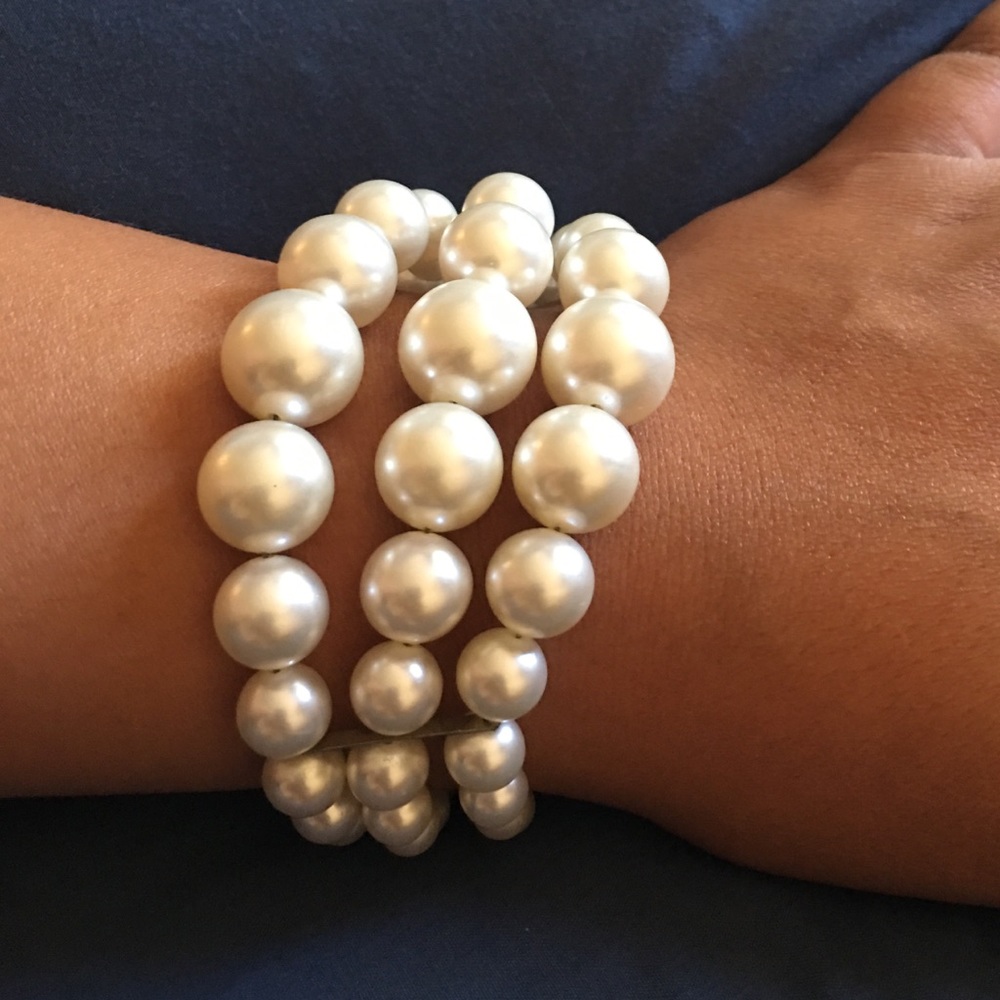 Pearls Adjustable Bracelet.